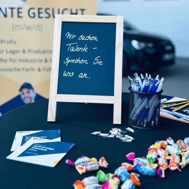 Eindrücke von der Arbeitgebermeile beim 1. FC Magdeburg! ✨️⁠
⁠
Am 15.04. hieß es für uns: Talentsuche in der AVNET Arena. ⁠
Es war ein spannender Tag voller interessanter Begegnungen mit potenziellen Bewerbern und Partnern. 🤝⁠
⁠
Wir sind immer noch begeistert von dem tollen Zuspruch an unserem Stand! 🙌⁠
Danke für den Austausch – es hat richtig Spaß gemacht! 🚀⁠
⁠
Schönes Wochenende euch allen! ☀️⁠
⁠
#Magdeburg#Jobmesse#Netzwerken#FCM#Team#Wochenende#personalservice#arbeitgebermeile#psh⁠